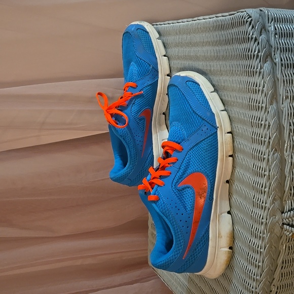 Nike flex experience rn 2, size us women's 9 - Picture 2 of 6